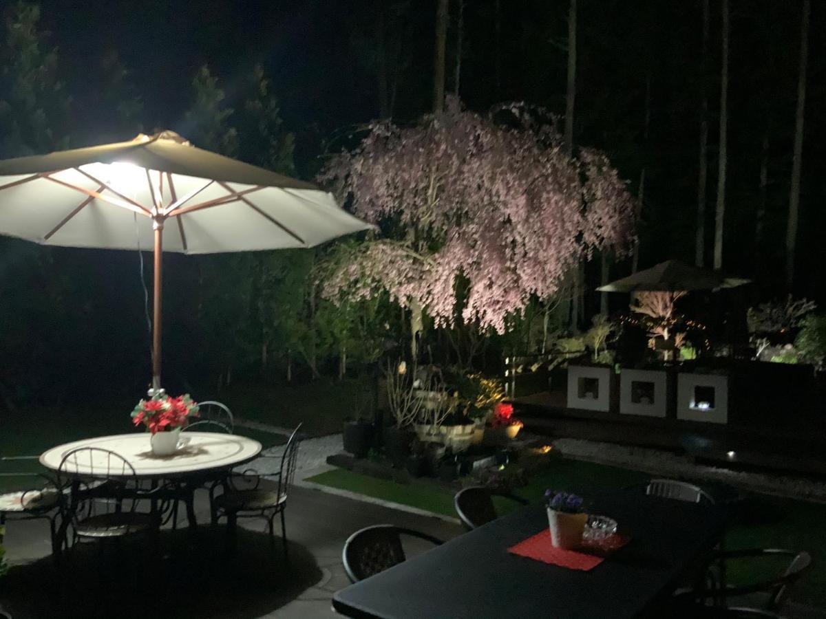 Kakureyado Fujikawaguchiko Bed & Breakfast Exterior photo